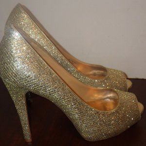 Badgley Mischka Gold Glitter Humbie II Size 9 1/2M